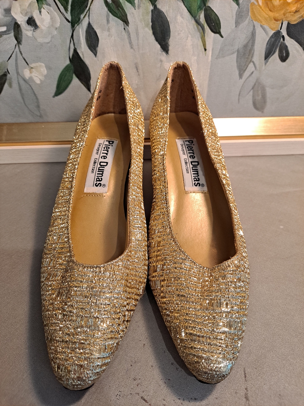 Pierre Dumas Vintage Shimmering Woven Metallic Gold Fabric Low Heel Pump LNWOT